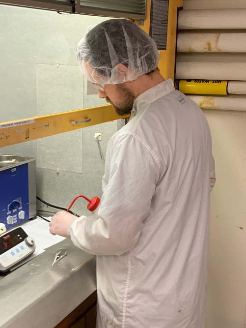 Acauan in the MTL EML cleanroom preparing the diamond for  processing.